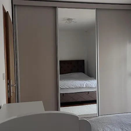 Apartman Delman Cervaci - *
